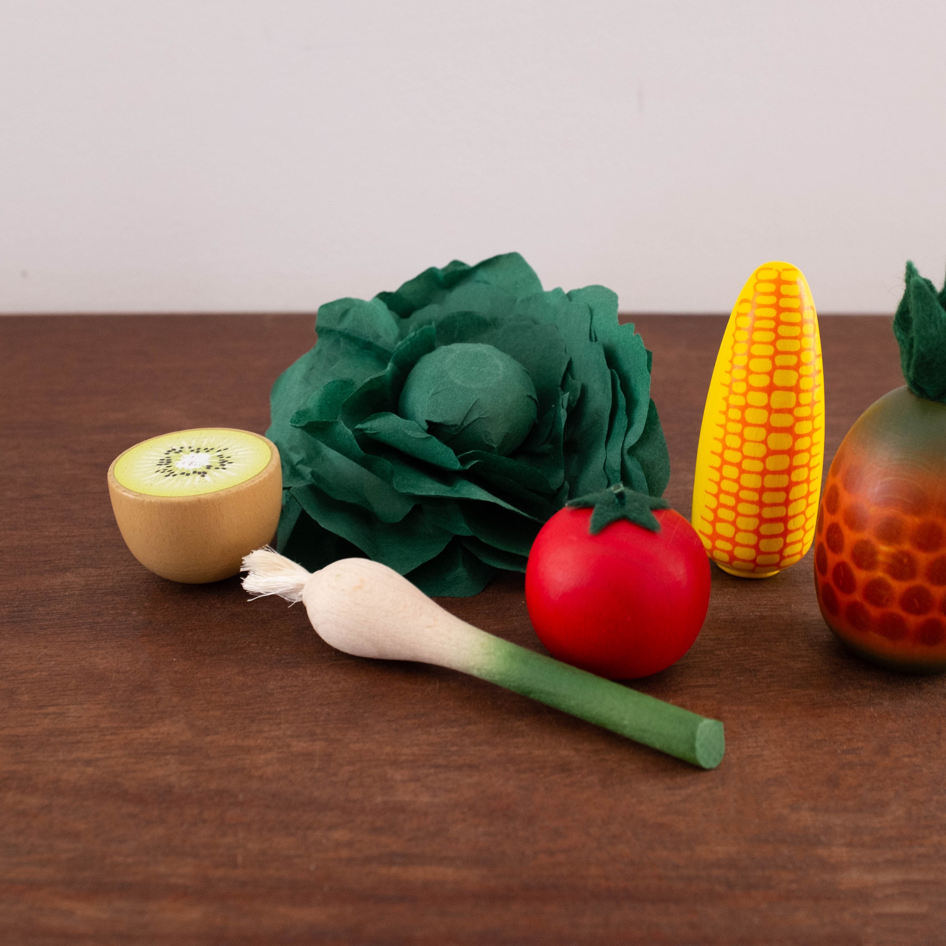 NEW Wooden Vegetables and Fruits Assorted